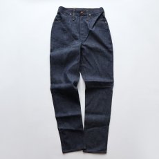 画像2: 60's BLUE BELL "MAVERICK" COTTON DENIM WOMEN'S SLIM CUT PANTS "DEADSTOCK" 【SIZE : W26 x L30.5 程度】 (2)