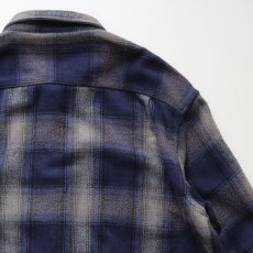 画像5: 〜00's ST. JOHN'S BAY COTTON OMBRE CHECK HEAVY FLANNEL SHIRT (5)