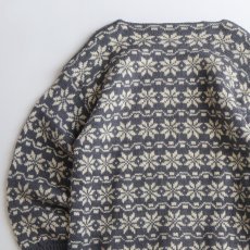 画像5: OLD UNKNOWN BRAND WOOL SNOWFLAKE PATTERN HAND KNIT BOAT NECK NORDIC SWEATER (5)