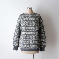 画像9: OLD UNKNOWN BRAND WOOL SNOWFLAKE PATTERN HAND KNIT BOAT NECK NORDIC SWEATER (9)