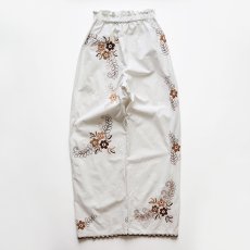 画像2: 【REMAKE】 VINTAGE EMBROIDERED CLOTH EASY PANTS (2)