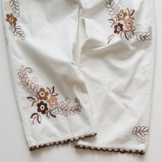 画像4: 【REMAKE】 VINTAGE EMBROIDERED CLOTH EASY PANTS (4)